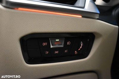 BMW Seria 3 330i Aut. Sport Line — photo 18