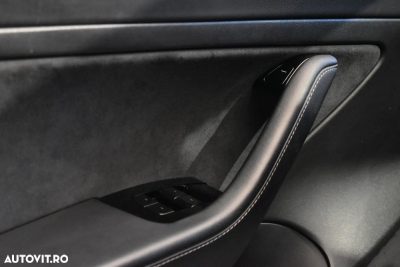 Tesla Model 3 Standard Reichweite Plus Hinterradantrieb — fotografia 11