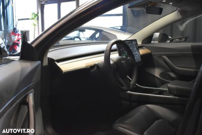 Tesla Model 3 Standard Reichweite Plus Hinterradantrieb — fotografia 6