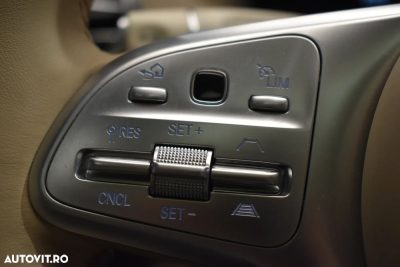Mercedes-Benz S 560 4MATIC Long Aut. — fotografia 12