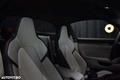 Porsche 911 4 GTS PDK — fotografia 13