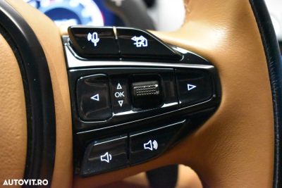 Aston Martin DBX — fotografia 11