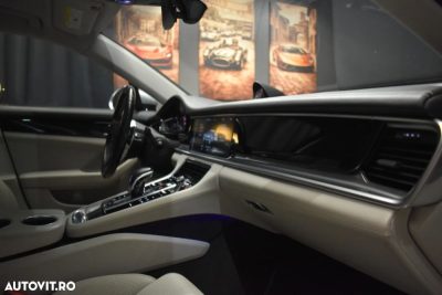 Porsche Panamera 4 — photo 10