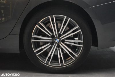BMW Seria 3 330i Aut. Sport Line — photo 23