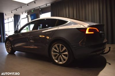 Tesla Model 3 Standard Reichweite Plus Hinterradantrieb — fotografia 4