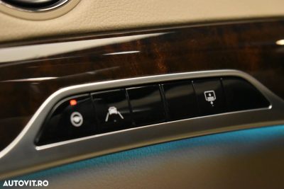 Mercedes-Benz S 560 4MATIC Long Aut. — fotografia 19