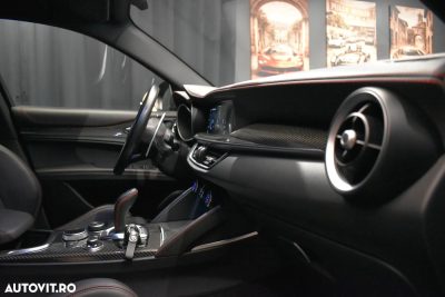 Alfa Romeo Stelvio 2.9 V6 Turbo AWD AT8 Quadrifoglio — fotografia 13