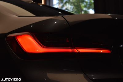 BMW Seria 3 330i Aut. Sport Line — photo 25