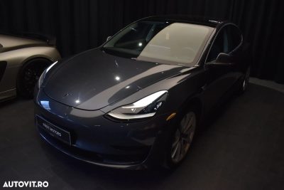 Tesla Model 3 Standard Reichweite Plus Hinterradantrieb — fotografia 3