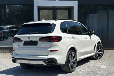BMW X5 50 e xDrive M Sport — fotografia 3